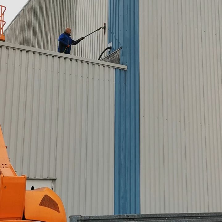Instagram-Beitrag von RAZ Gebäudedienstleistungen 💨